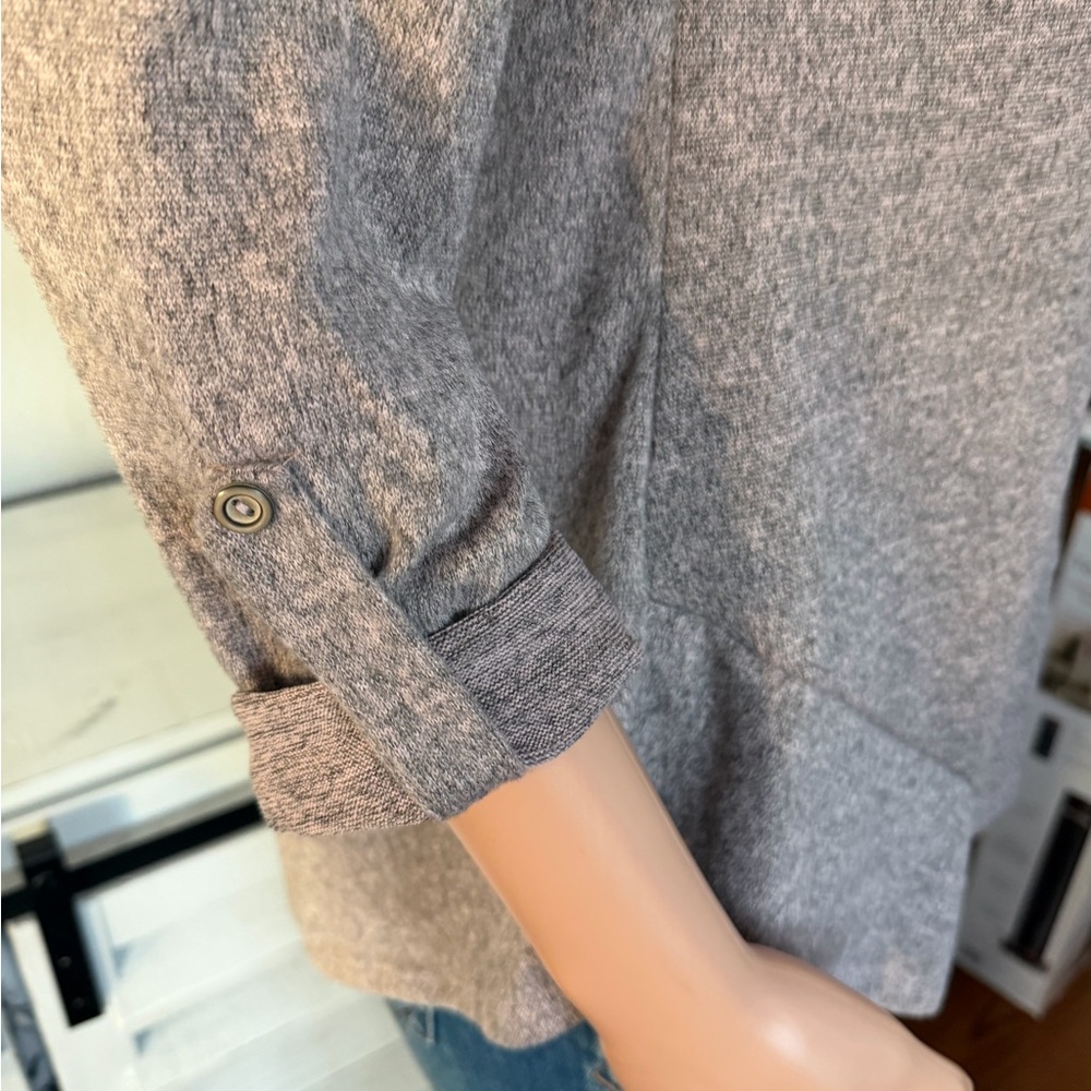 Jesse & Jax Taupe Cowl Neck Asymmetrical Hem Knit Top Size Small - Picture 7 of 13